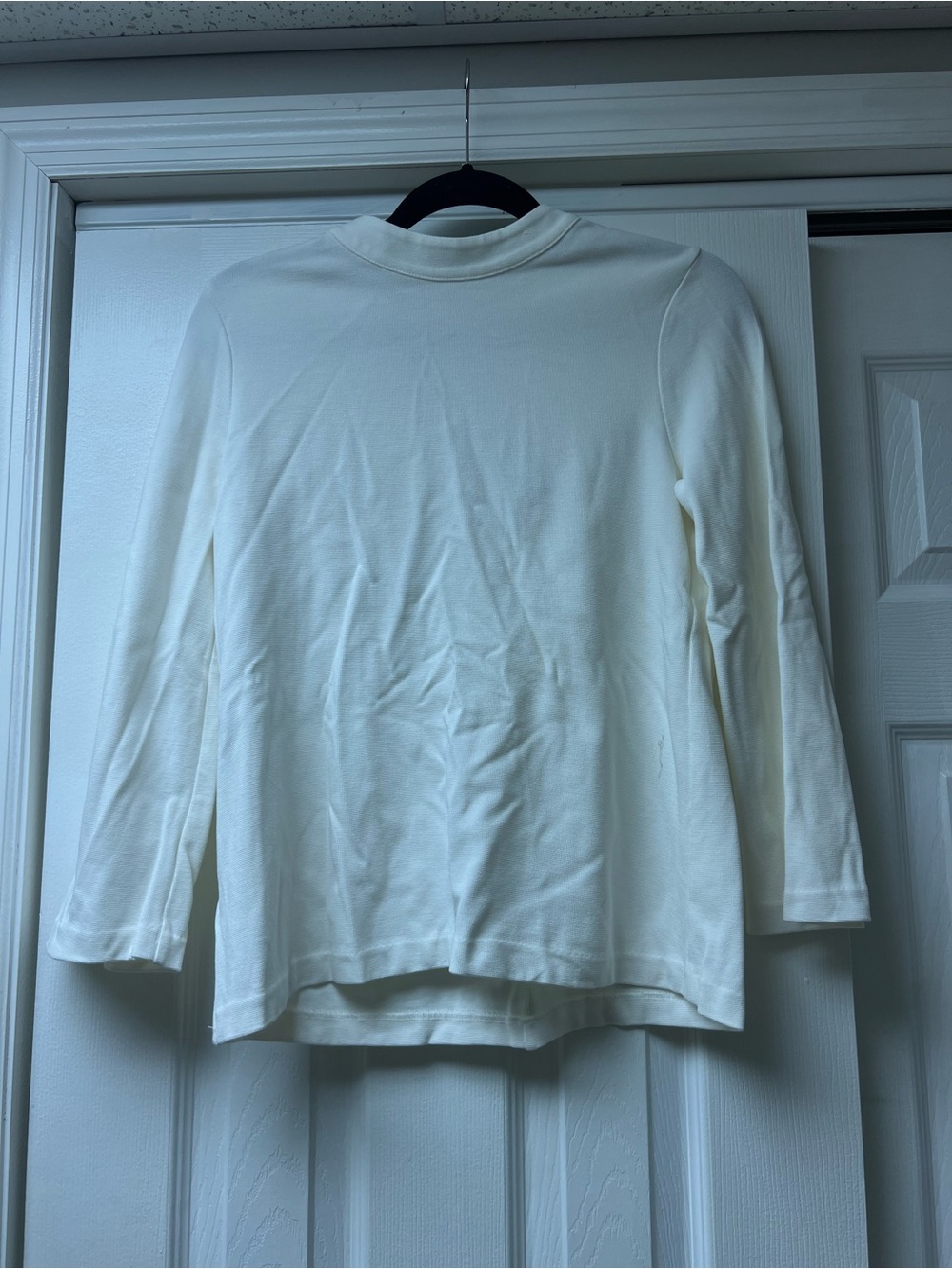 Ann Taylor Ivory Long Sleeve Crewneck Top